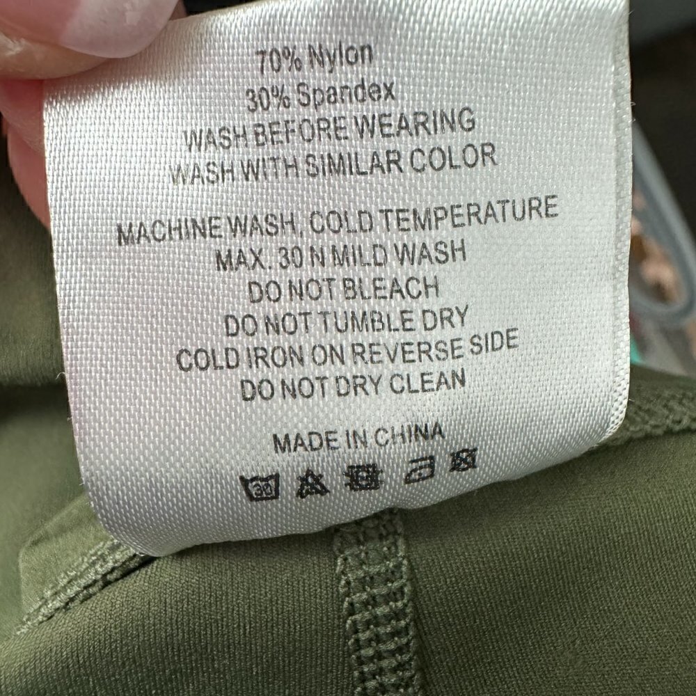 EUC - Zyia  Luxe Green Cargo Leggings, Size 6-8 (Fits BIG) - Picture 9 of 9
